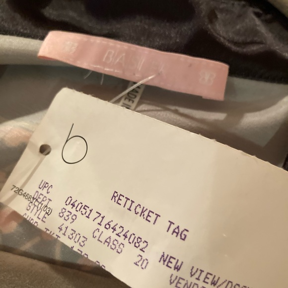 Beautiful blouse NWT by Basel - Picture 4 of 5